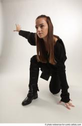 ANGELIA KNEELING POSE SITH